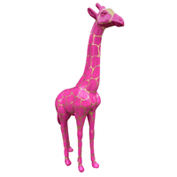 Sculpture Girafe XXL en Résine 210 cm Écaille Rose – Swiss Sculpture - Swiss-sculpture.ch